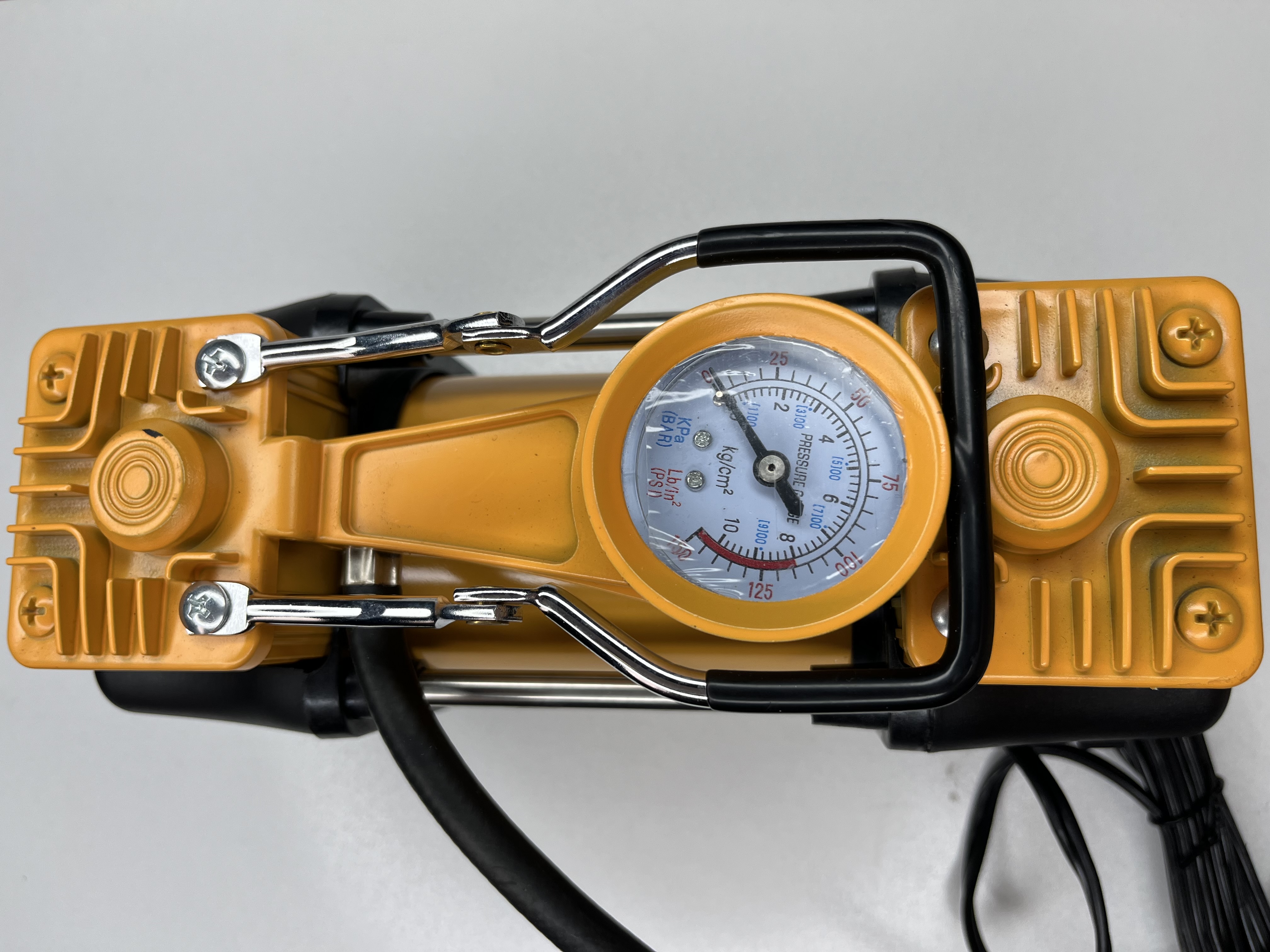 پمپ باد فندکی دیوالت - اتصال فندکی